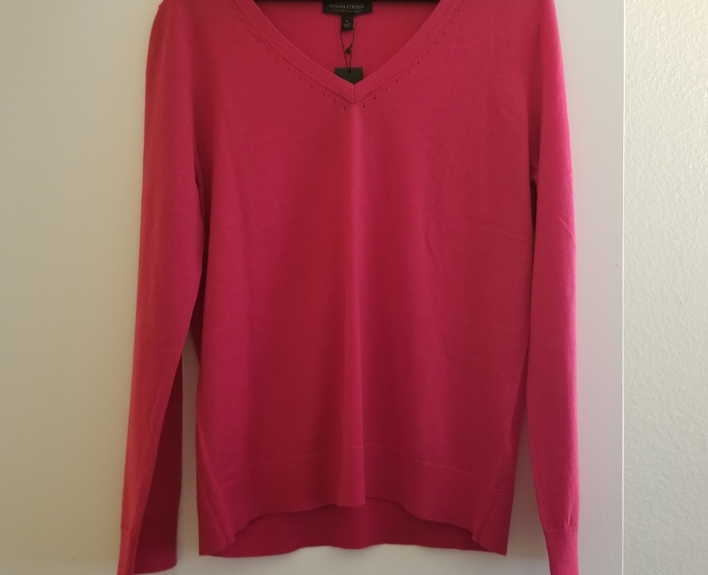 NWT Banana Republic Pink V-Neck Sweater